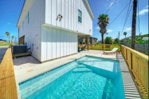 Alright Alright Alright by AvantStay Pool